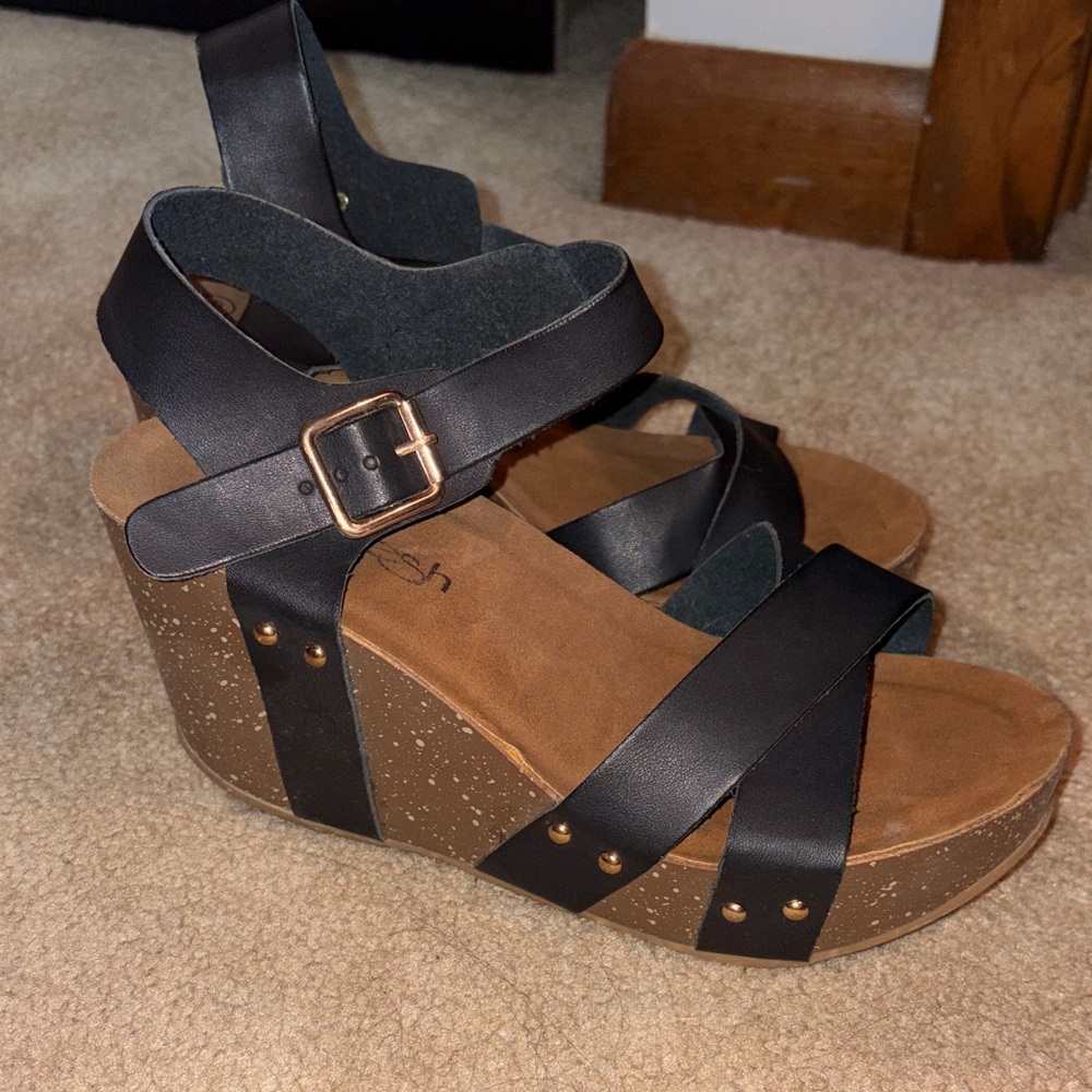 Refresh Black and Brown Wedge Sandals